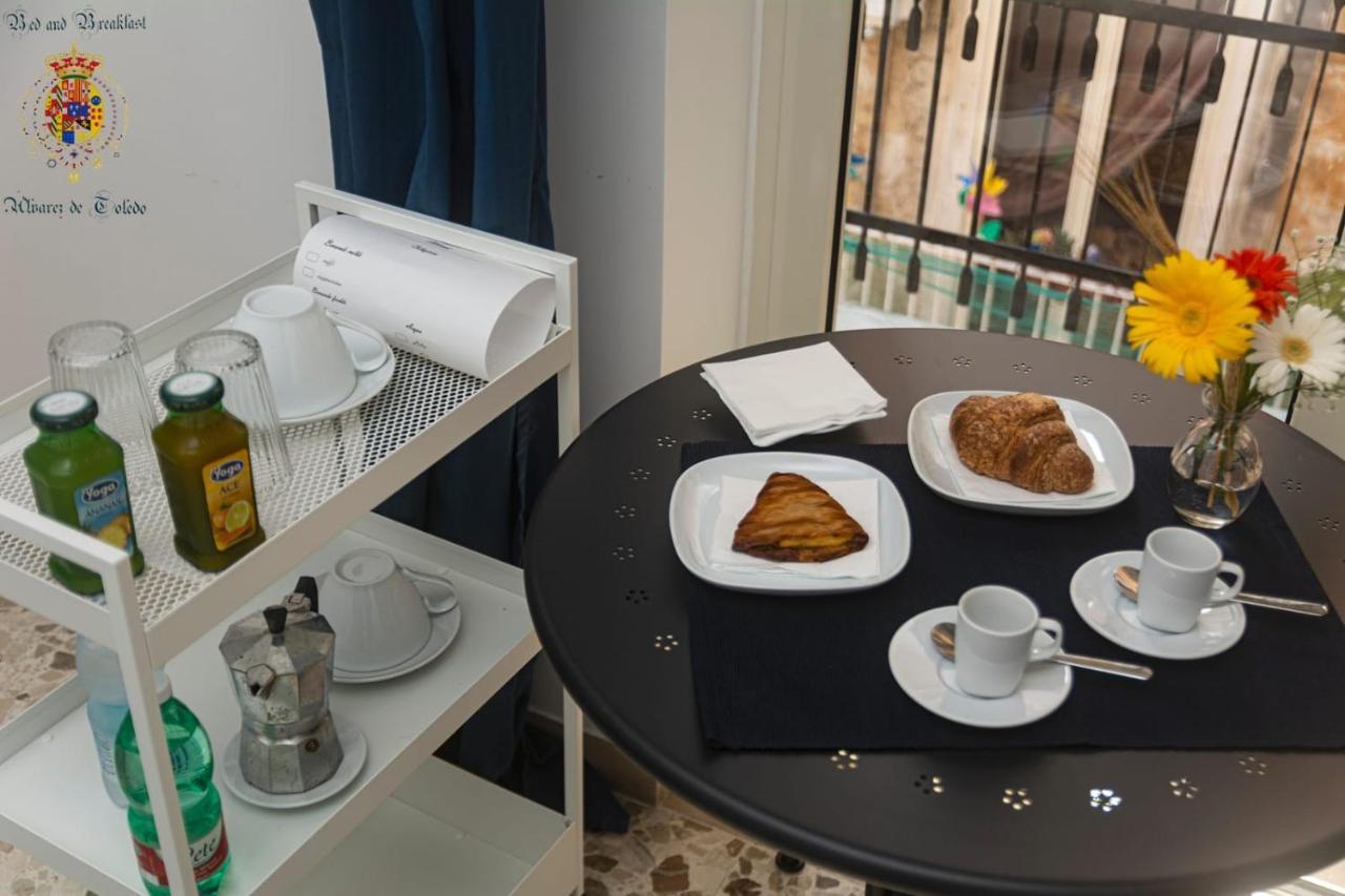 Alvarez De Toledo Bed & Breakfast Napoli Bagian luar foto