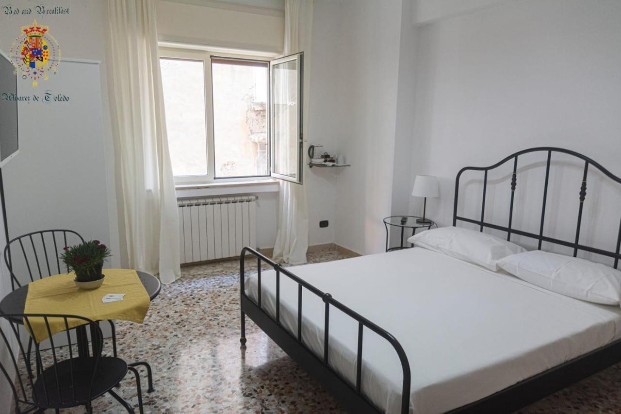 Alvarez De Toledo Bed & Breakfast Napoli Bagian luar foto