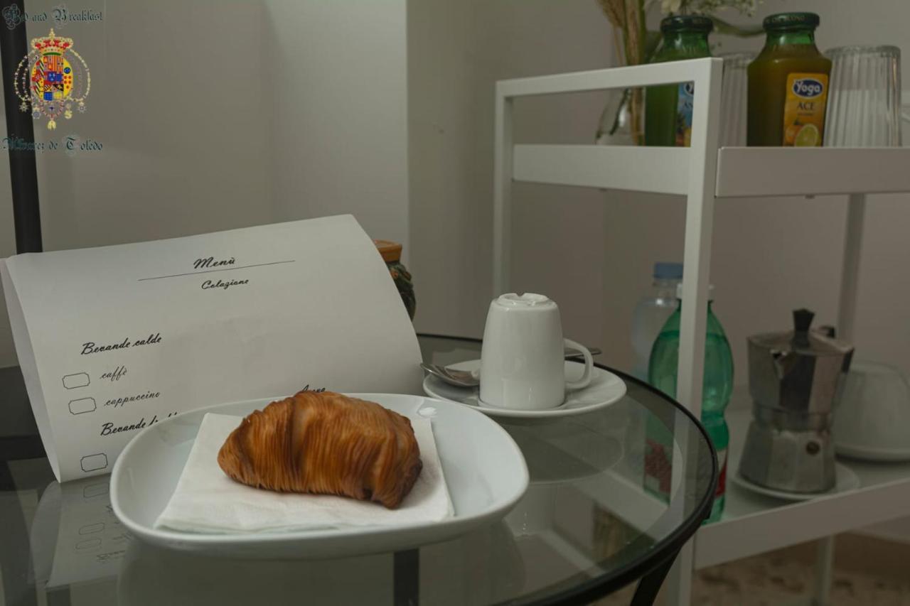 Alvarez De Toledo Bed & Breakfast Napoli Bagian luar foto